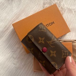 6 key Louis Vuitton holder